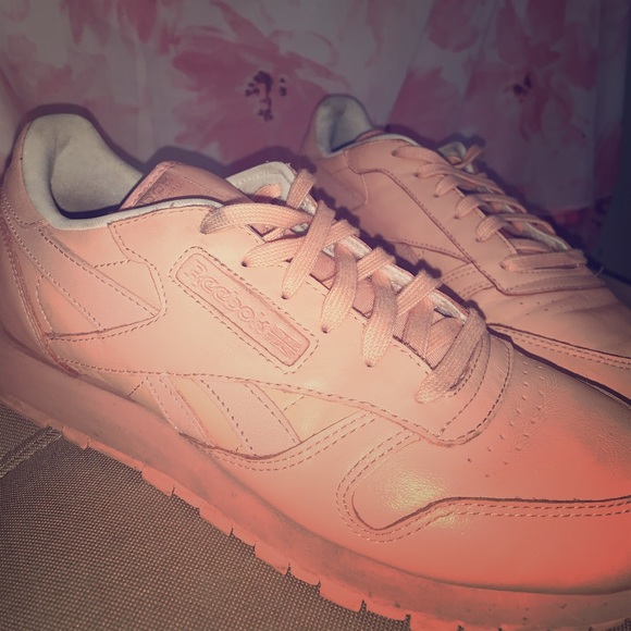 Reebok Shoes - REEBOK- pink women’s sneakers